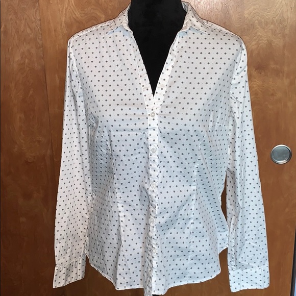 H&M Tops - H&M Button down shirt